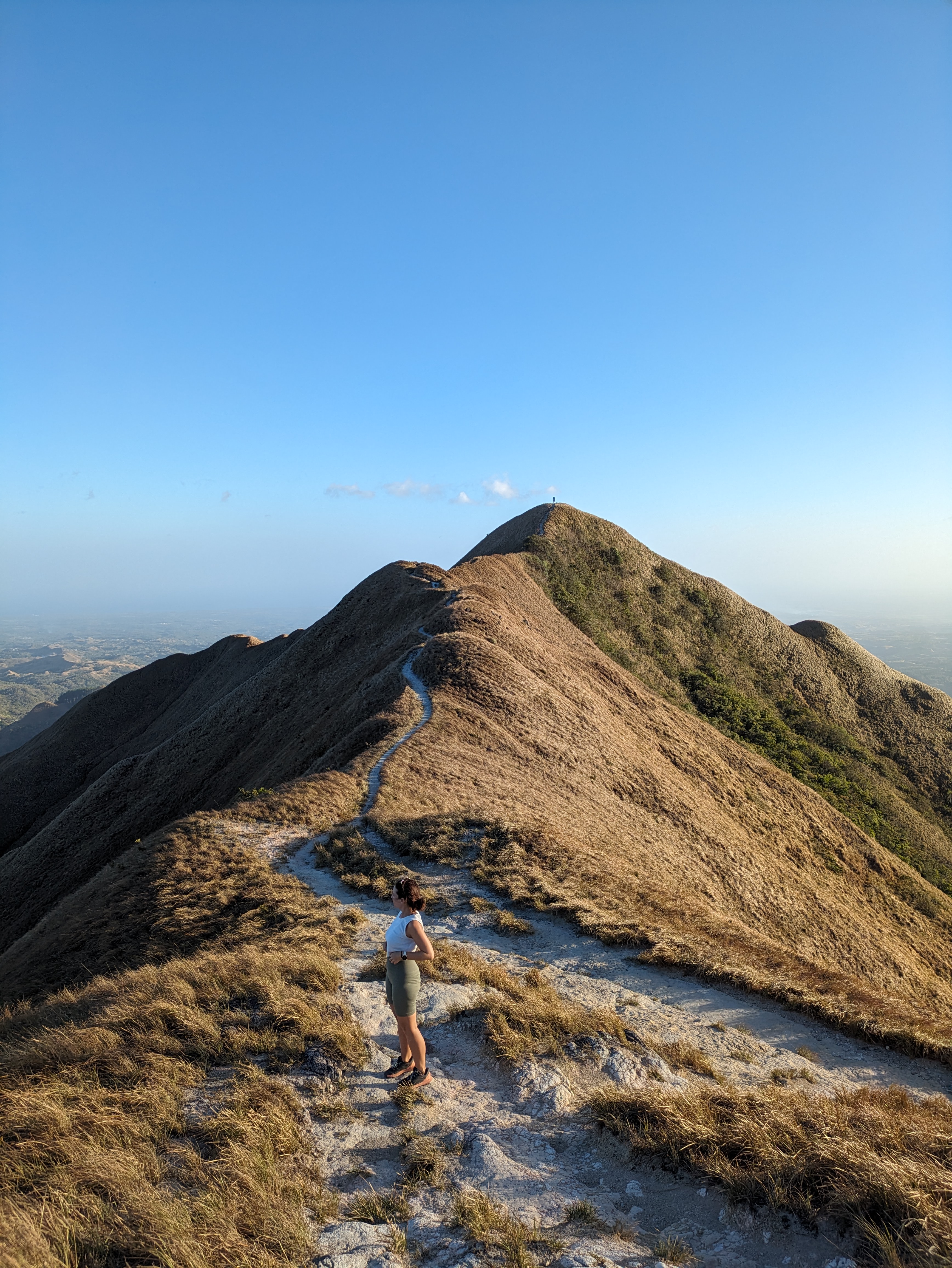 Hiking trail along a mountain ridge in El Valle de Antón, popular among Digital Nomads in Panama