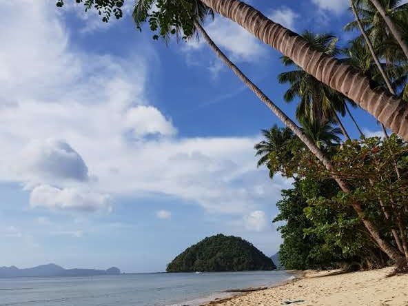 Relaxing on the beach - perfect after a long day for digital Nomads - Reiseziel im Winter