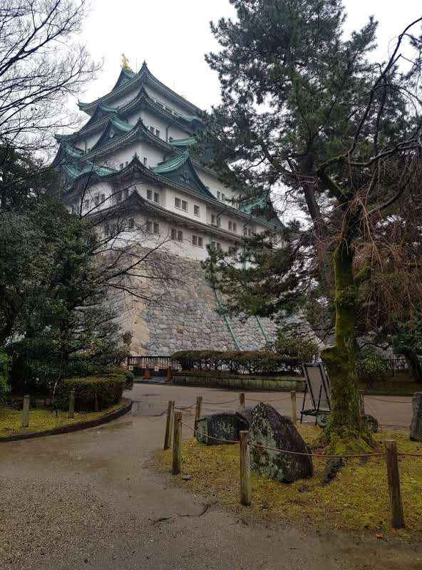 Historic Japanese castle in one of the countries with digital nomad visa,without backpacking problems.