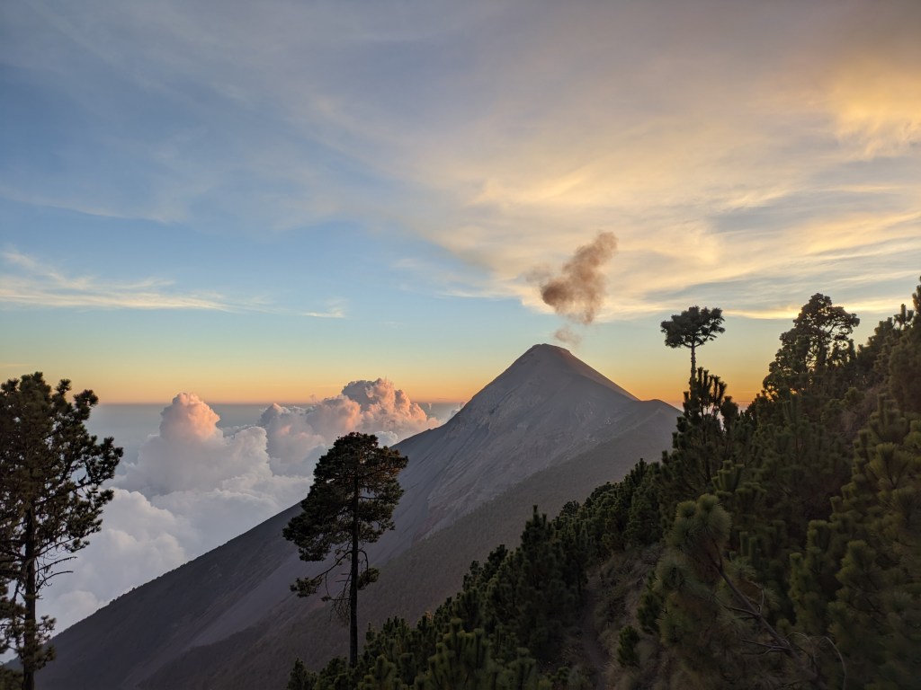 Vulcano in Guatemala at sunset, without backpacking problems.