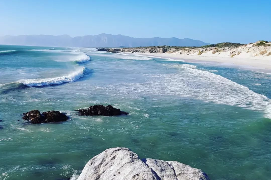 De Hoop Nature Reserve coastline in South Africa with turquoise waters and sandy beaches, without backpacking problems